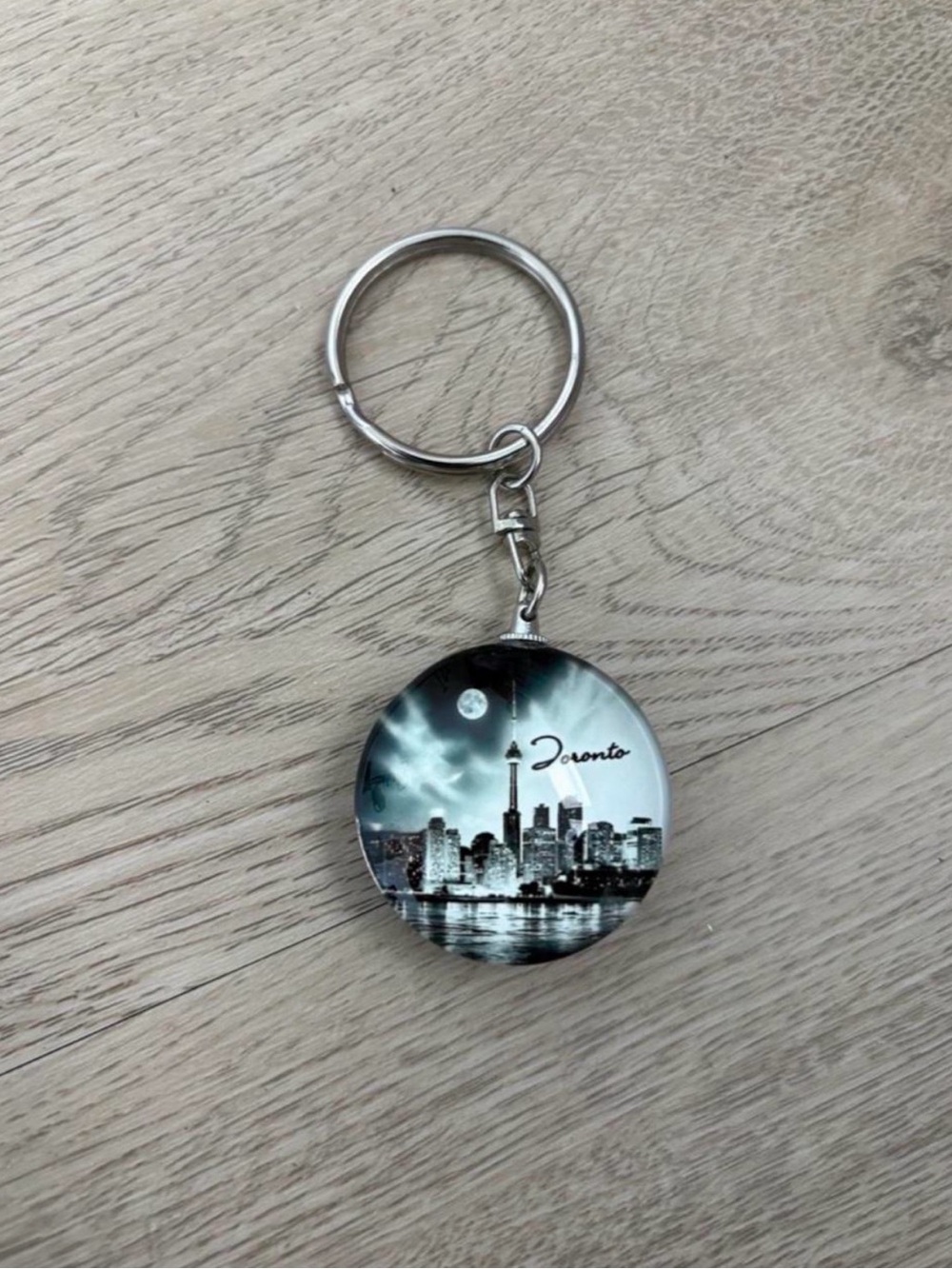 Toronto Skyline Round Keychain - Silver Tone